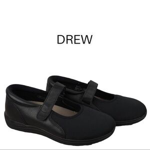 DREW 8.5WW black maryjanes fabric/leather/rubber